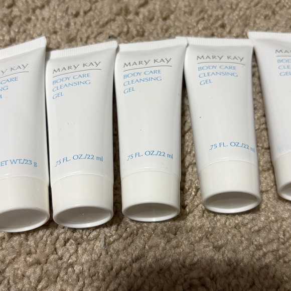 Mary Kay body cleansing gel, buffering cream and hand cream - Picture 2 of 6